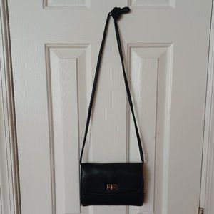 NWOT--BLACK CROSSBODY/CLUTCH CONVERTIBLE PURSE WITH  BUILT-IN WALLET!